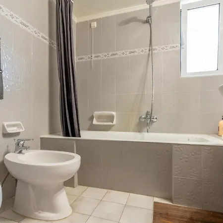 Vakantiehuis Mike's House In Near The Rhodes *